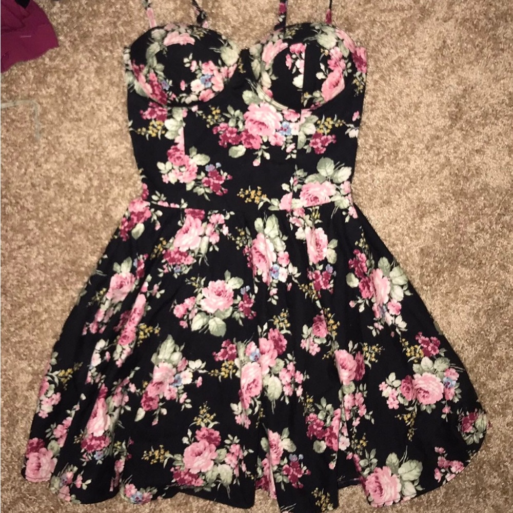 Tumblr Floral Bustier Dress - Picture 2 of 3